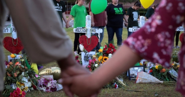 Memorial for Santa Fe victims